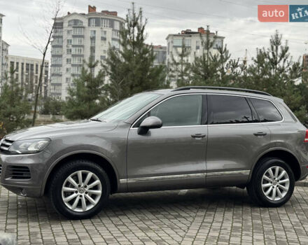 Серый Фольксваген Туарег, объемом двигателя 2.97 л и пробегом 285 тыс. км за 16990 $, фото 5 на Automoto.ua