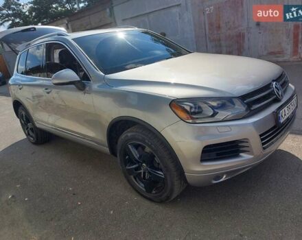 Сірий Фольксваген Туарег, об'ємом двигуна 3 л та пробігом 154 тис. км за 15800 $, фото 3 на Automoto.ua