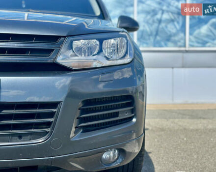 Серый Фольксваген Туарег, объемом двигателя 3 л и пробегом 226 тыс. км за 15490 $, фото 6 на Automoto.ua