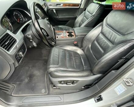 Серый Фольксваген Туарег, объемом двигателя 3 л и пробегом 232 тыс. км за 19700 $, фото 17 на Automoto.ua