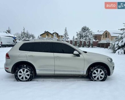 Серый Фольксваген Туарег, объемом двигателя 3 л и пробегом 190 тыс. км за 22700 $, фото 3 на Automoto.ua