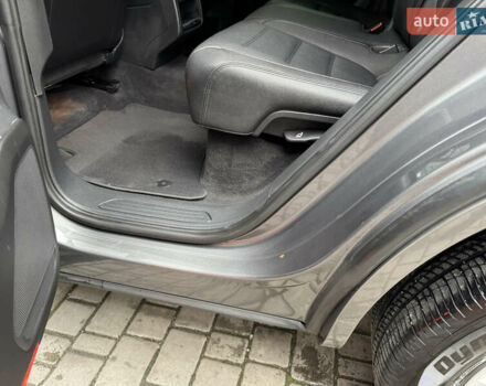 Серый Фольксваген Туарег, объемом двигателя 2.97 л и пробегом 285 тыс. км за 16990 $, фото 27 на Automoto.ua