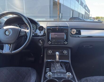 Серый Фольксваген Туарег, объемом двигателя 3 л и пробегом 294 тыс. км за 17890 $, фото 17 на Automoto.ua