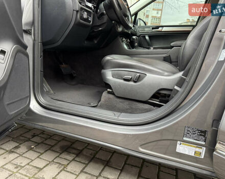 Серый Фольксваген Туарег, объемом двигателя 2.97 л и пробегом 285 тыс. км за 16990 $, фото 28 на Automoto.ua