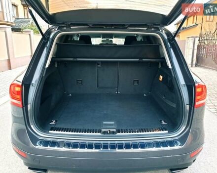 Сірий Фольксваген Туарег, об'ємом двигуна 2.97 л та пробігом 280 тис. км за 15769 $, фото 41 на Automoto.ua