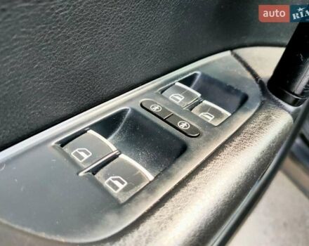 Серый Фольксваген Туарег, объемом двигателя 3 л и пробегом 278 тыс. км за 16999 $, фото 18 на Automoto.ua