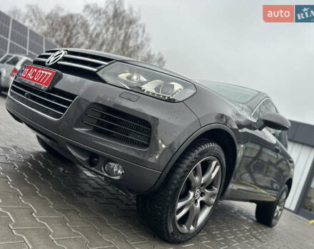 Сірий Фольксваген Туарег, об'ємом двигуна 3 л та пробігом 298 тис. км за 18500 $, фото 18 на Automoto.ua