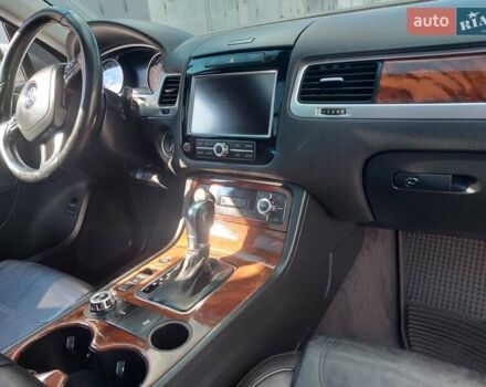 Сірий Фольксваген Туарег, об'ємом двигуна 3 л та пробігом 154 тис. км за 15800 $, фото 28 на Automoto.ua