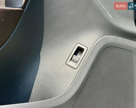 Серый Фольксваген Туарег, объемом двигателя 3 л и пробегом 226 тыс. км за 15490 $, фото 25 на Automoto.ua