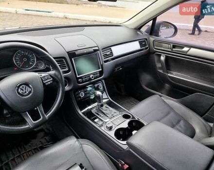 Серый Фольксваген Туарег, объемом двигателя 3 л и пробегом 255 тыс. км за 13500 $, фото 8 на Automoto.ua