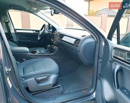 Сірий Фольксваген Туарег, об'ємом двигуна 2.97 л та пробігом 280 тис. км за 15769 $, фото 47 на Automoto.ua