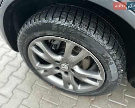 Сірий Фольксваген Туарег, об'ємом двигуна 3 л та пробігом 298 тис. км за 18500 $, фото 5 на Automoto.ua