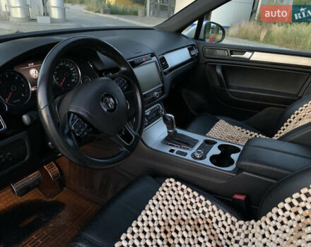 Сірий Фольксваген Туарег, об'ємом двигуна 2.97 л та пробігом 211 тис. км за 20299 $, фото 33 на Automoto.ua