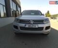 Серый Фольксваген Туарег, объемом двигателя 3 л и пробегом 215 тыс. км за 19300 $, фото 3 на Automoto.ua