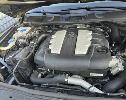 Серый Фольксваген Туарег, объемом двигателя 3 л и пробегом 238 тыс. км за 2248 $, фото 5 на Automoto.ua