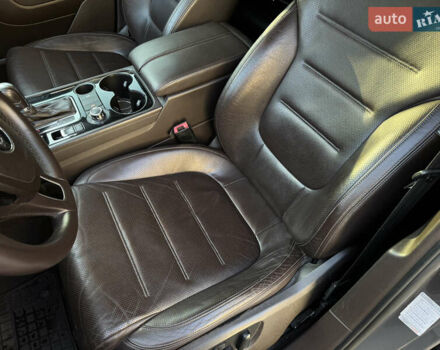 Сірий Фольксваген Туарег, об'ємом двигуна 2.97 л та пробігом 238 тис. км за 18300 $, фото 48 на Automoto.ua