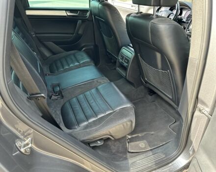 Серый Фольксваген Туарег, объемом двигателя 3 л и пробегом 225 тыс. км за 20000 $, фото 13 на Automoto.ua