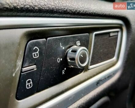 Серый Фольксваген Туарег, объемом двигателя 3 л и пробегом 278 тыс. км за 16999 $, фото 26 на Automoto.ua