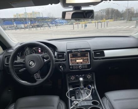 Серый Фольксваген Туарег, объемом двигателя 3.6 л и пробегом 249 тыс. км за 12700 $, фото 11 на Automoto.ua