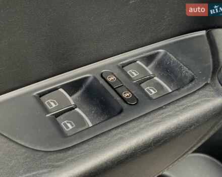 Серый Фольксваген Туарег, объемом двигателя 3 л и пробегом 260 тыс. км за 18899 $, фото 47 на Automoto.ua