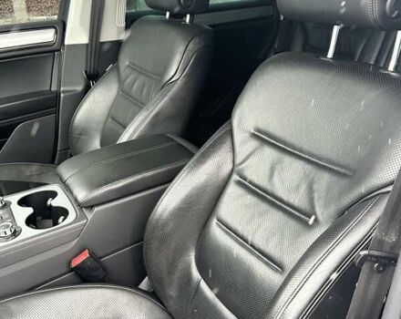 Серый Фольксваген Туарег, объемом двигателя 3 л и пробегом 190 тыс. км за 22700 $, фото 40 на Automoto.ua