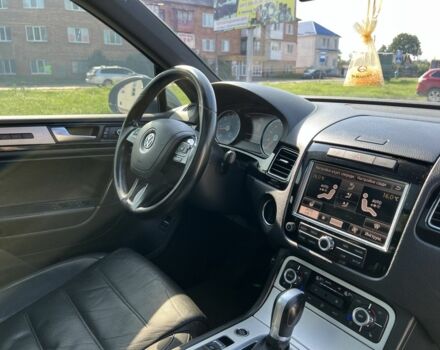 Серый Фольксваген Туарег, объемом двигателя 3 л и пробегом 253 тыс. км за 17000 $, фото 21 на Automoto.ua