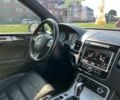 Серый Фольксваген Туарег, объемом двигателя 3 л и пробегом 253 тыс. км за 17000 $, фото 21 на Automoto.ua