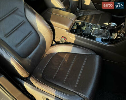 Сірий Фольксваген Туарег, об'ємом двигуна 2.97 л та пробігом 238 тис. км за 18300 $, фото 54 на Automoto.ua