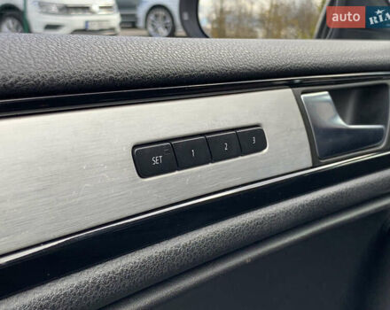 Серый Фольксваген Туарег, объемом двигателя 3 л и пробегом 260 тыс. км за 18899 $, фото 45 на Automoto.ua