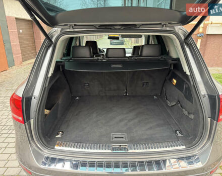 Серый Фольксваген Туарег, объемом двигателя 2.97 л и пробегом 285 тыс. км за 16990 $, фото 32 на Automoto.ua