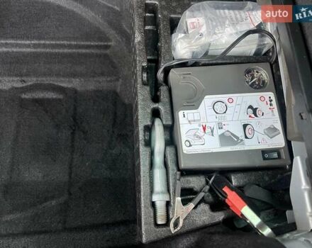 Серый Фольксваген Туарег, объемом двигателя 3 л и пробегом 232 тыс. км за 19700 $, фото 37 на Automoto.ua