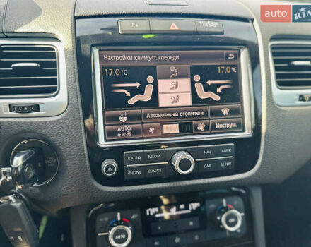 Сірий Фольксваген Туарег, об'ємом двигуна 2.97 л та пробігом 288 тис. км за 17700 $, фото 33 на Automoto.ua