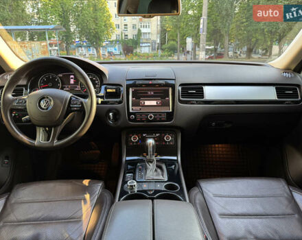 Сірий Фольксваген Туарег, об'ємом двигуна 2.97 л та пробігом 238 тис. км за 18300 $, фото 57 на Automoto.ua