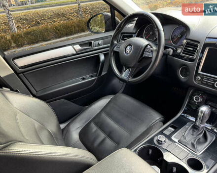 Сірий Фольксваген Туарег, об'ємом двигуна 3 л та пробігом 260 тис. км за 16700 $, фото 42 на Automoto.ua