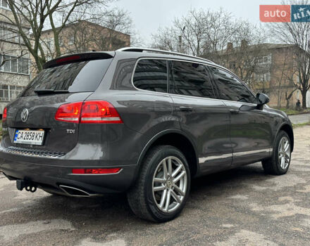 Серый Фольксваген Туарег, объемом двигателя 3 л и пробегом 260 тыс. км за 16700 $, фото 8 на Automoto.ua