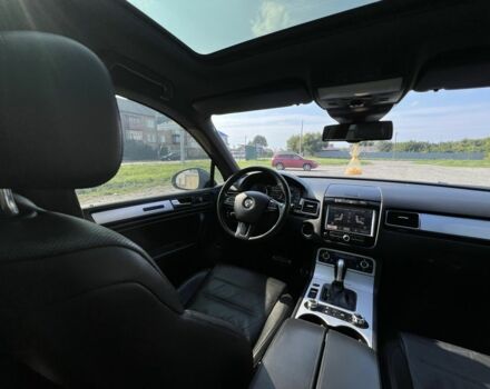 Серый Фольксваген Туарег, объемом двигателя 3 л и пробегом 253 тыс. км за 17000 $, фото 20 на Automoto.ua