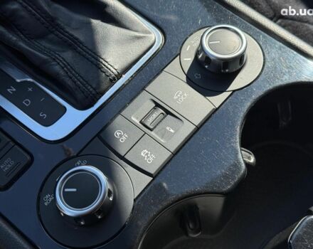 Серый Фольксваген Туарег, объемом двигателя 3 л и пробегом 294 тыс. км за 17890 $, фото 13 на Automoto.ua