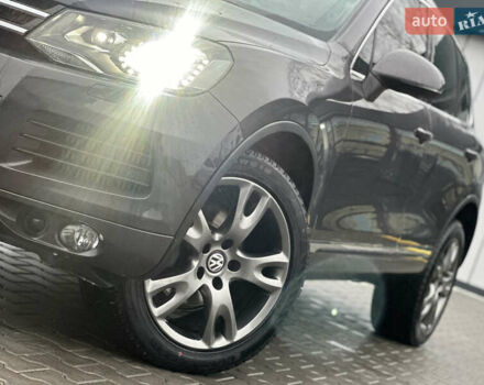 Сірий Фольксваген Туарег, об'ємом двигуна 3 л та пробігом 298 тис. км за 18500 $, фото 47 на Automoto.ua
