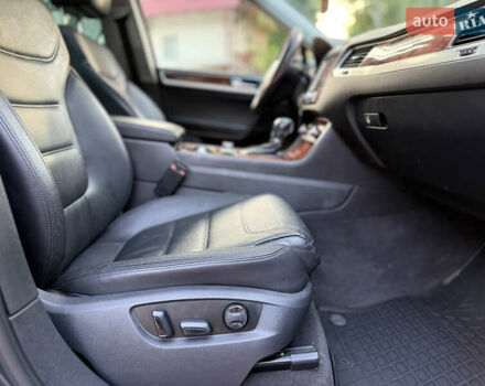 Сірий Фольксваген Туарег, об'ємом двигуна 2.97 л та пробігом 250 тис. км за 18500 $, фото 20 на Automoto.ua