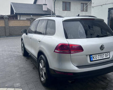 Серый Фольксваген Туарег, объемом двигателя 2.97 л и пробегом 281 тыс. км за 18000 $, фото 1 на Automoto.ua