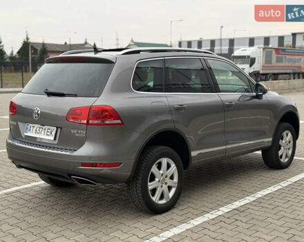Сірий Фольксваген Туарег, об'ємом двигуна 3 л та пробігом 260 тис. км за 18700 $, фото 54 на Automoto.ua