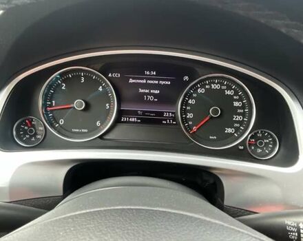 Серый Фольксваген Туарег, объемом двигателя 3 л и пробегом 232 тыс. км за 19700 $, фото 12 на Automoto.ua