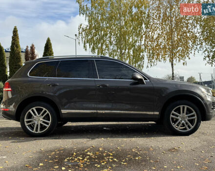 Сірий Фольксваген Туарег, об'ємом двигуна 3 л та пробігом 260 тис. км за 16700 $, фото 6 на Automoto.ua