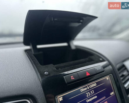 Сірий Фольксваген Туарег, об'ємом двигуна 3 л та пробігом 298 тис. км за 18500 $, фото 70 на Automoto.ua