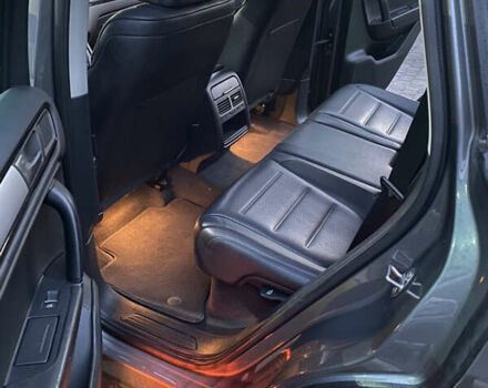 Серый Фольксваген Туарег, объемом двигателя 2.97 л и пробегом 257 тыс. км за 15500 $, фото 14 на Automoto.ua