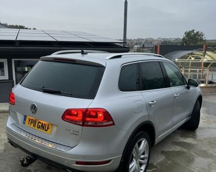 Серый Фольксваген Туарег, объемом двигателя 3 л и пробегом 220 тыс. км за 10750 $, фото 1 на Automoto.ua