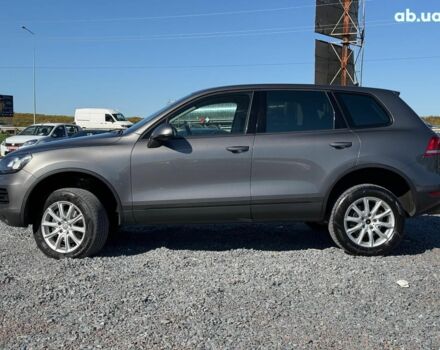 Серый Фольксваген Туарег, объемом двигателя 3 л и пробегом 294 тыс. км за 17890 $, фото 24 на Automoto.ua