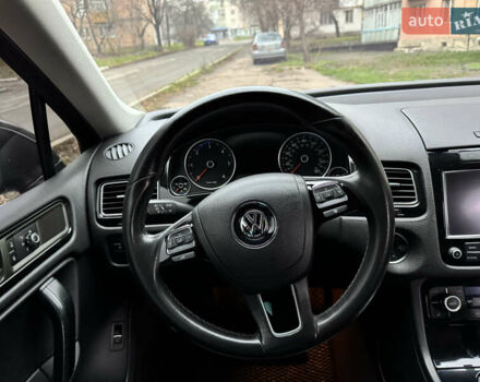 Серый Фольксваген Туарег, объемом двигателя 3 л и пробегом 260 тыс. км за 16700 $, фото 48 на Automoto.ua