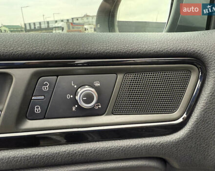 Сірий Фольксваген Туарег, об'ємом двигуна 3 л та пробігом 260 тис. км за 18700 $, фото 47 на Automoto.ua