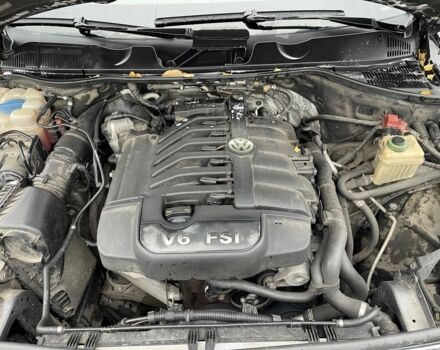 Серый Фольксваген Туарег, объемом двигателя 3.6 л и пробегом 249 тыс. км за 12700 $, фото 20 на Automoto.ua